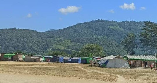Zokhawthar ကျေးရွာအနီး ဒုက္ခသည်စခန်းတစ်ခု
